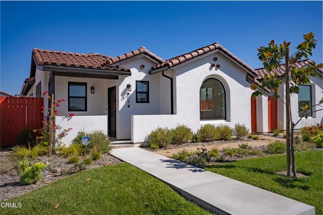 1141 W 2nd Street, Oxnard, CA 93030 — photo 2 of 39