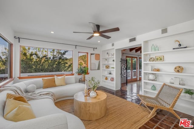15012 Del Gado Drive, Sherman Oaks, CA 91403 — photo 7 of 37