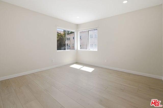 19863 Sandpiper Place 105, Newhall, CA 91321 — photo 12 of 33