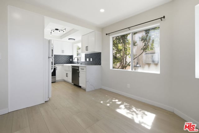 19863 Sandpiper Place 105, Newhall, CA 91321 — photo 5 of 33