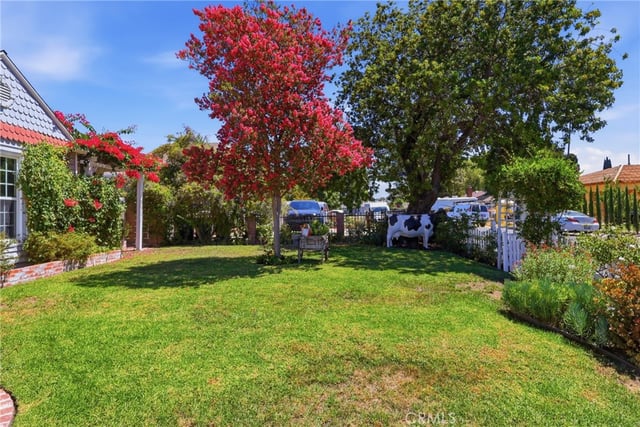 11957 Collins Street, Valley Village, CA 91607 — photo 5 of 42