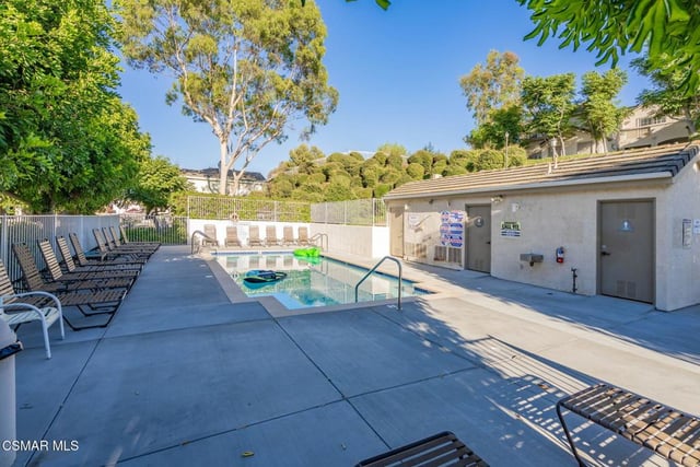 1043 Waltham Road E, Simi Valley, CA 93065 — photo 4 of 63