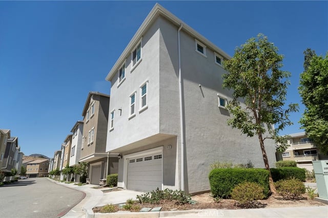 9110 Foster, Chatsworth, CA 91311 — photo 5 of 50