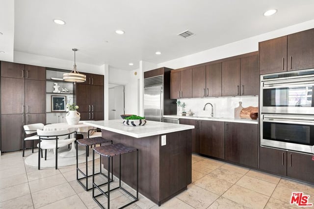 10800 Wilshire Boulevard 403, Los Angeles, CA 90024 — photo 17 of 58