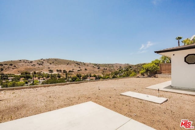 5703 Parkmor Road, Calabasas, CA 91302 — photo 37 of 50