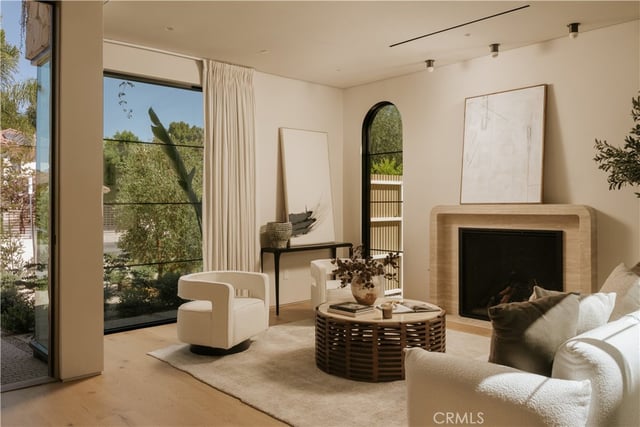 5005 Rubio Avenue, Encino, CA 91436 — photo 5 of 46
