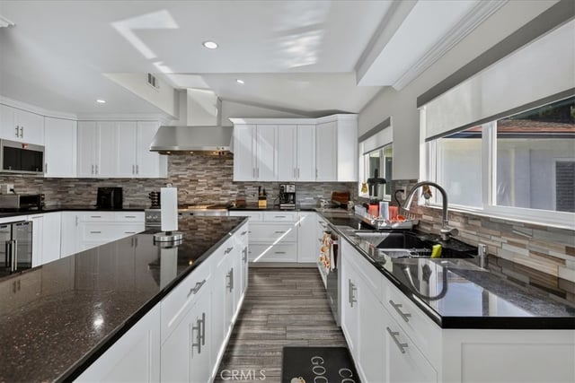 6754 S Garth, Los Angeles, CA 90056 — photo 12 of 75