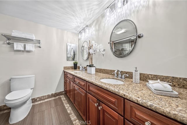 450 San Vicente Boulevard 104, Santa Monica, CA 90402 — photo 17 of 34
