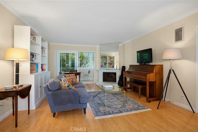 1240 Franklin Street 5, Santa Monica, CA 90404 — photo 3 of 25