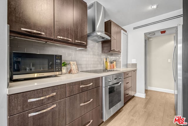 10790 Wilshire Boulevard 404, Los Angeles, CA 90024 — photo 12 of 32