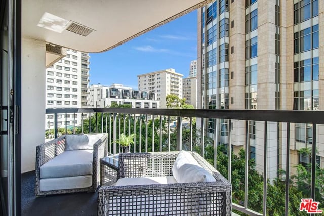 10790 Wilshire Boulevard 404, Los Angeles, CA 90024 — photo 26 of 32