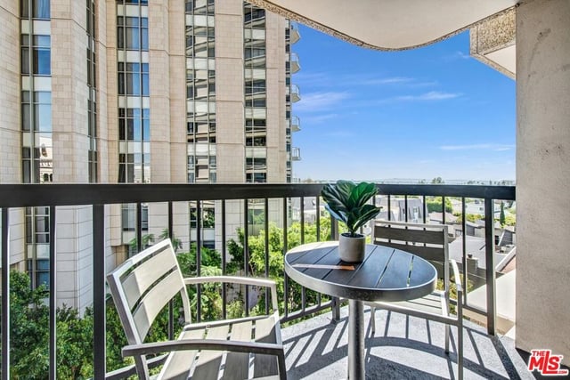10790 Wilshire Boulevard 404, Los Angeles, CA 90024 — photo 27 of 32