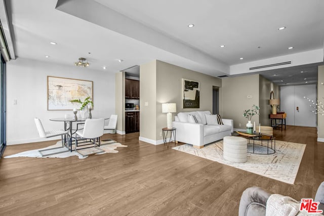 10790 Wilshire Boulevard 404, Los Angeles, CA 90024 — photo 7 of 32