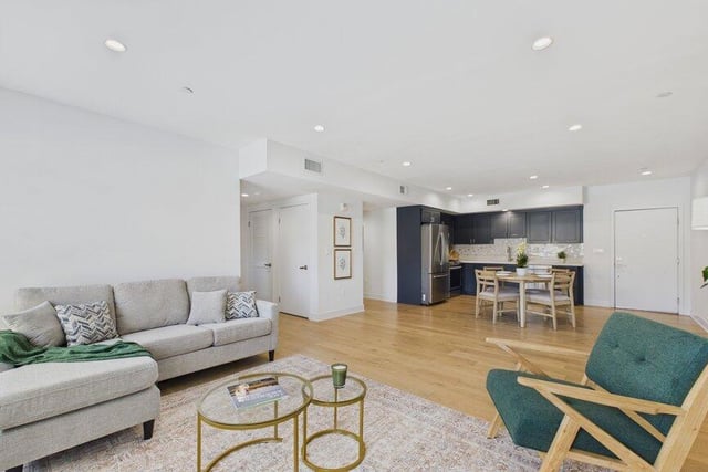 137 S Wilson Avenue 107, Pasadena, CA 91106 — photo 10 of 29
