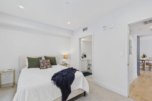 137 S Wilson Avenue 107, Pasadena, CA 91106 — photo 15 of 29