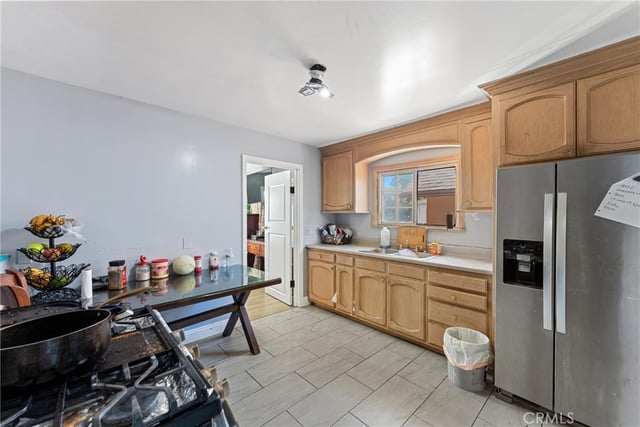 4255 Menlo, Los Angeles, CA 90037 — photo 12 of 23