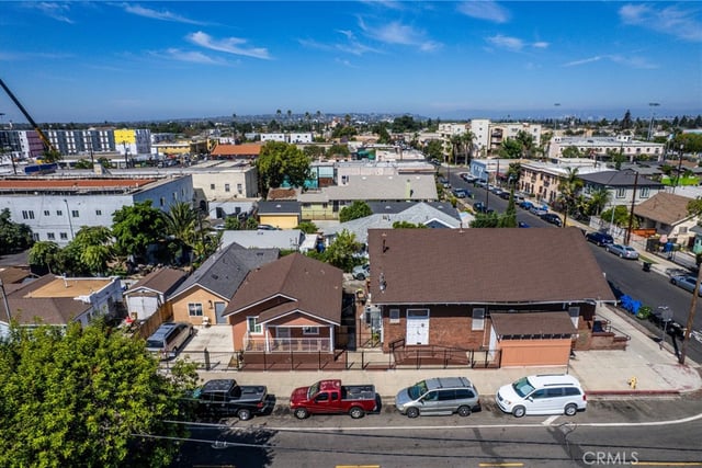 4255 Menlo, Los Angeles, CA 90037 — photo 6 of 23