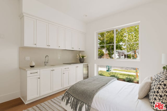 2803 Cardiff Avenue, Los Angeles, CA 90034 — photo 12 of 18