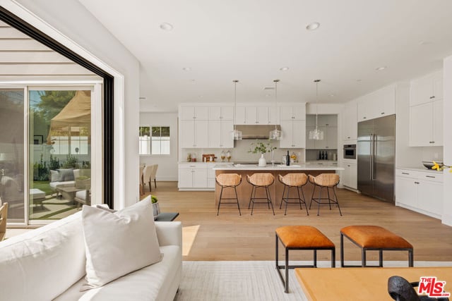 2803 Cardiff Avenue, Los Angeles, CA 90034 — photo 4 of 18