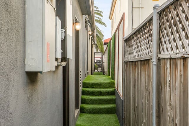 754 Washington Boulevard, Los Angeles, CA 90292 — photo 9 of 13