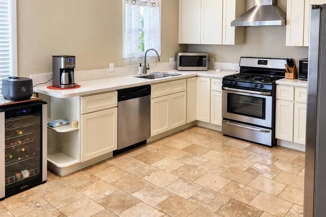 6225 S Verdun Avenue, Los Angeles, CA 90043 — photo 12 of 32