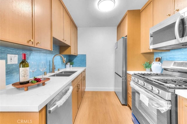 353 N Colorado 101, Long Beach, CA 90814 — photo 6 of 32