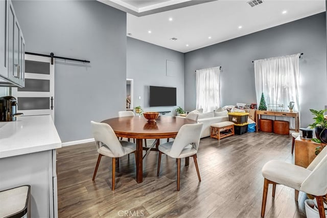 15012 Wyandotte, Los Angeles, CA 91405 — photo 14 of 59