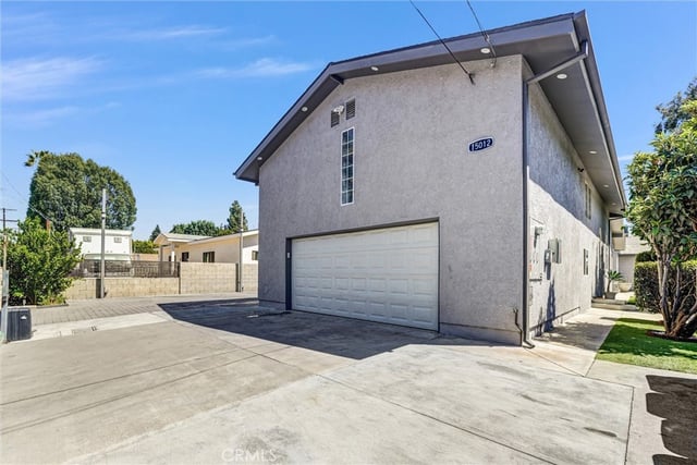 15012 Wyandotte, Los Angeles, CA 91405 — photo 3 of 59