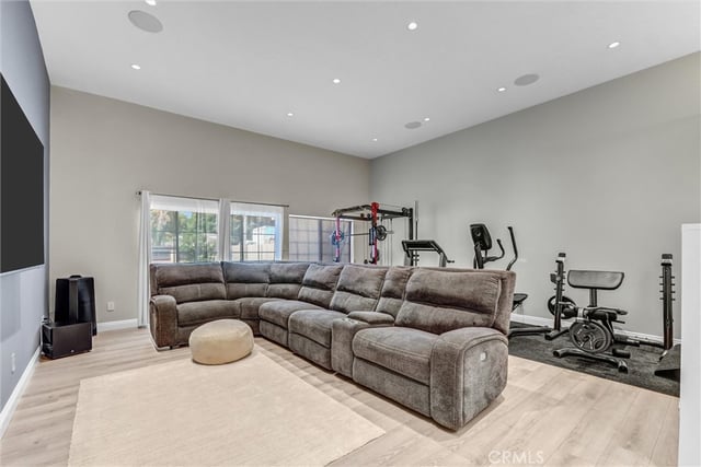 15012 Wyandotte, Los Angeles, CA 91405 — photo 31 of 59