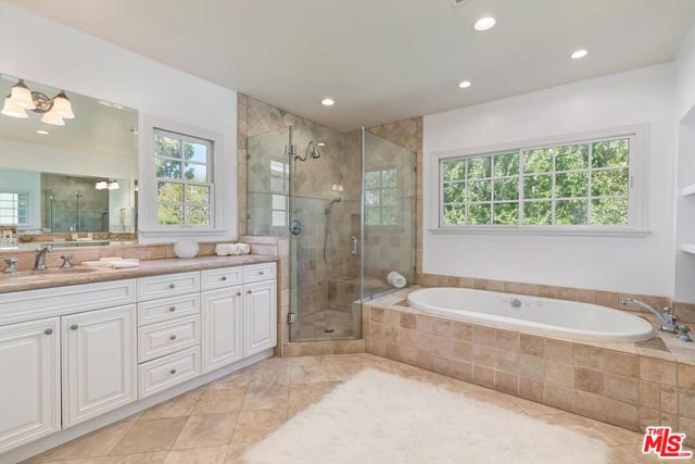 4135 Nagle Avenue, Los Angeles, CA 91423 — photo 19 of 31
