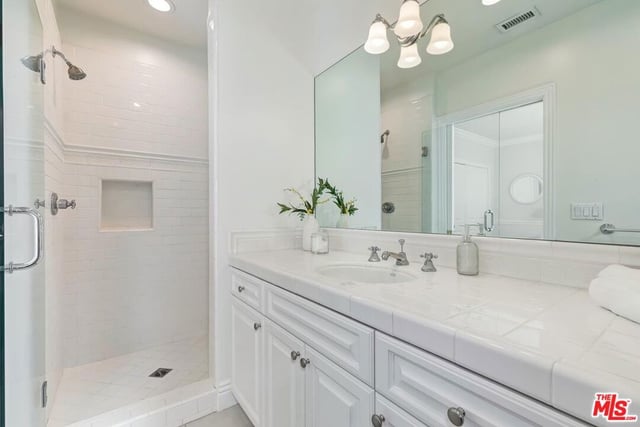 4135 Nagle Avenue, Los Angeles, CA 91423 — photo 23 of 31