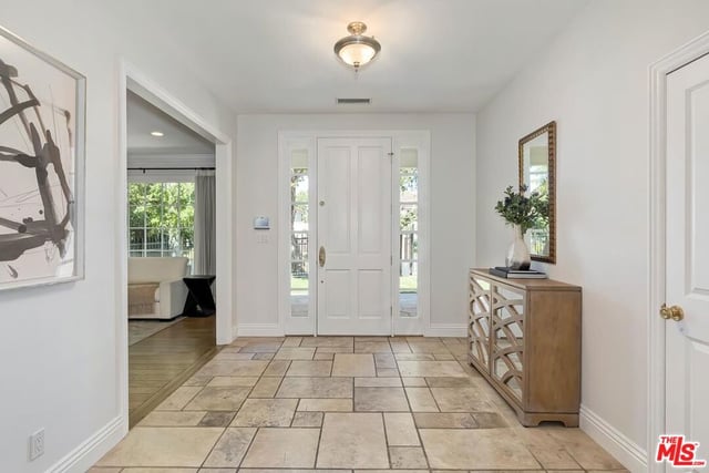 4135 Nagle Avenue, Los Angeles, CA 91423 — photo 7 of 31