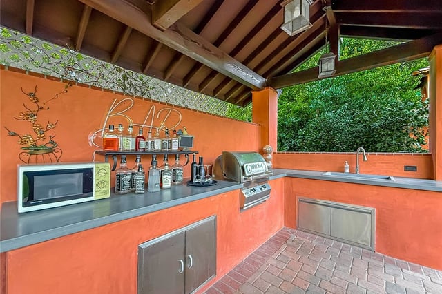 23254 Hatteras, Woodland Hills, CA 91367 — photo 19 of 75