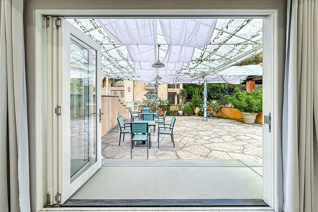 23254 Hatteras, Woodland Hills, CA 91367 — photo 38 of 75