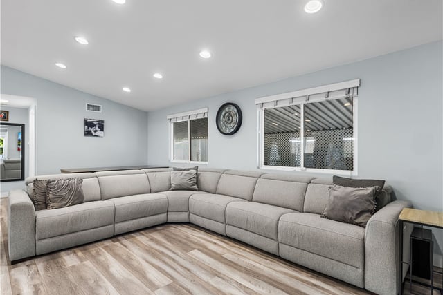 8811 Canoga 417, Canoga Park, CA 91304 — photo 9 of 33