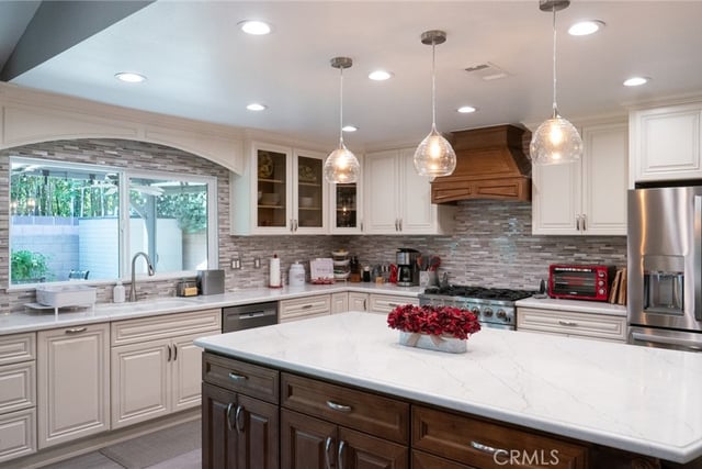 6050 E Malton Avenue, Simi Valley, CA 93063 — photo 11 of 36