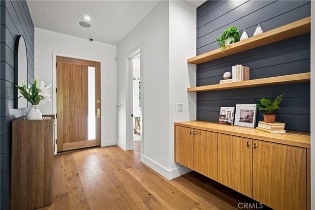 4458 Katherine Avenue, Sherman Oaks, CA 91423 — photo 4 of 44