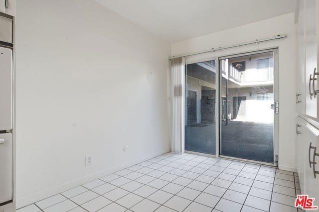 837 S Windsor Boulevard 6, Los Angeles, CA 90005 — photo 11 of 24