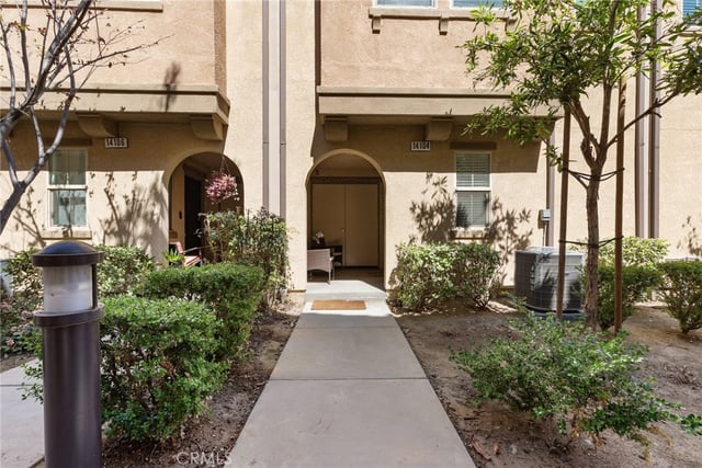 14104 W Birch Lane, Van Nuys, CA 91405 — photo 3 of 31