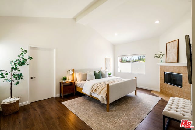 17630 Martha Street, Los Angeles, CA 91316 — photo 19 of 32