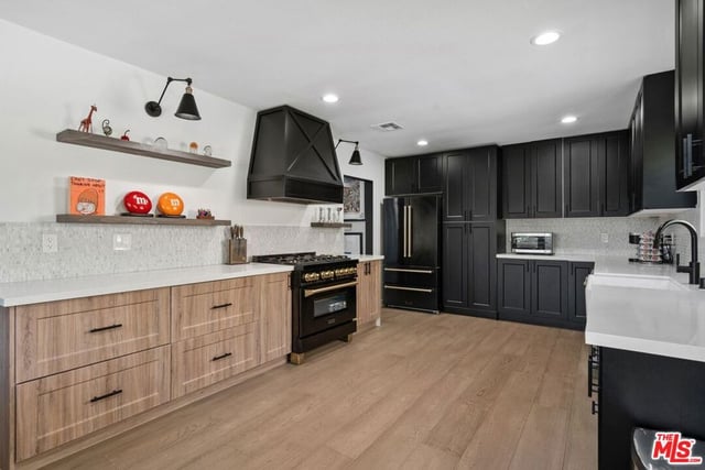 3304 Shelby Drive, Los Angeles, CA 90034 — photo 12 of 33