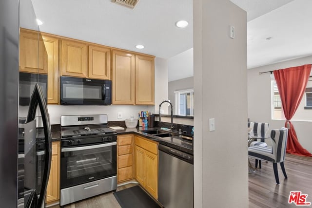 4600 Don Lorenzo Drive 4, Los Angeles, CA 90008 — photo 11 of 38