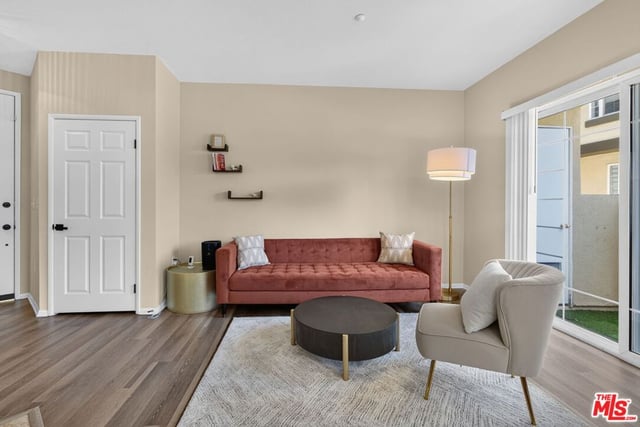4600 Don Lorenzo Drive 4, Los Angeles, CA 90008 — photo 4 of 38