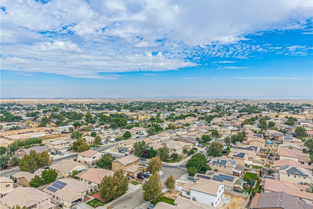 45313 Robinson Drive, Lancaster, CA 93535 — photo 8 of 59