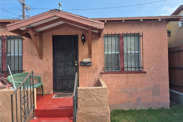 243 E 82nd, Los Angeles, CA 90003 — photo 16 of 23