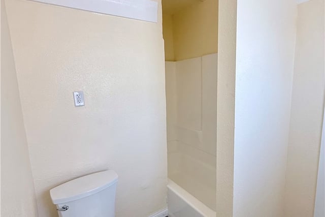 243 E 82nd, Los Angeles, CA 90003 — photo 8 of 23
