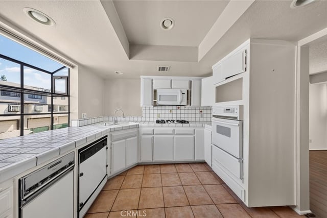7650 Topanga Canyon Boulevard 9, Canoga Park, CA 91304 — photo 16 of 39