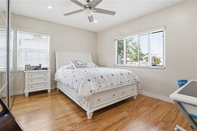 6949 Aura Avenue, Reseda, CA 91335 — photo 10 of 34