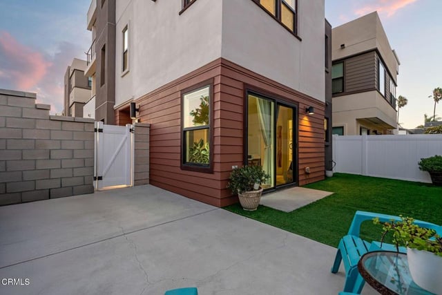 1087 Canal Street, Oxnard, CA 93035 — photo 8 of 39