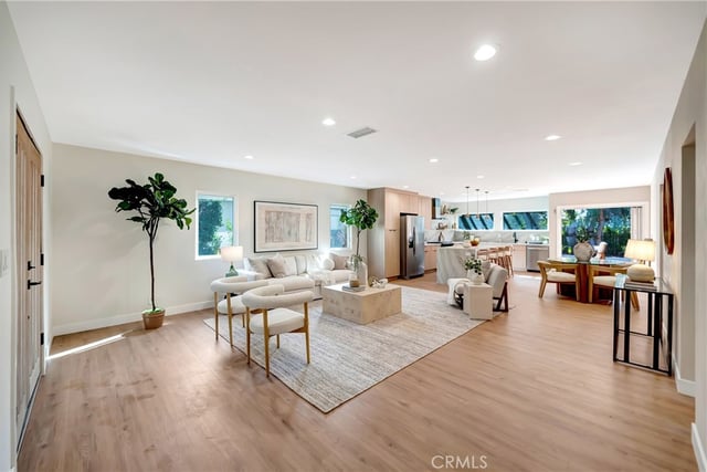 22120 Costanso Street, Woodland Hills, CA 91364 — photo 4 of 27